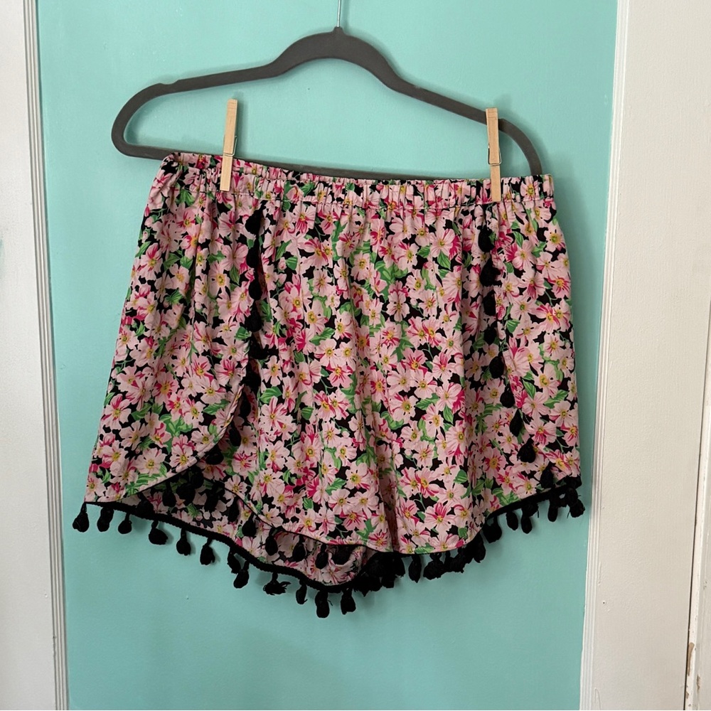 Floral Women's Shorts with Black Tassels